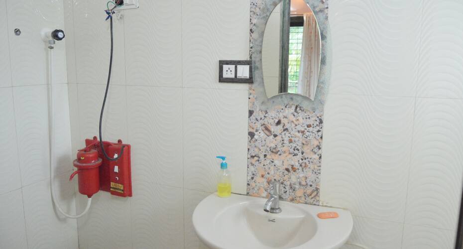 Laxmi Chayaa Lodging & Boarding, Shrivardhan 2
